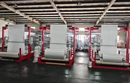 生产料口布的圆织机 